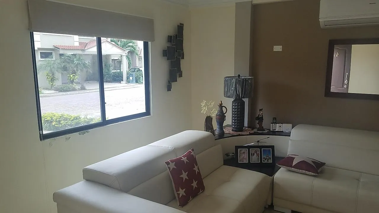 Ciudad Celeste House Guayaquil